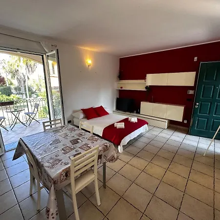 5 Min From The Sea With Terrace Free Park Διαμέρισμα